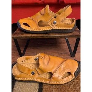 NEW Close Toed Leather Sandals in Warm Gold/Brown Euro 40 Woman 9 Men 7 NWOT